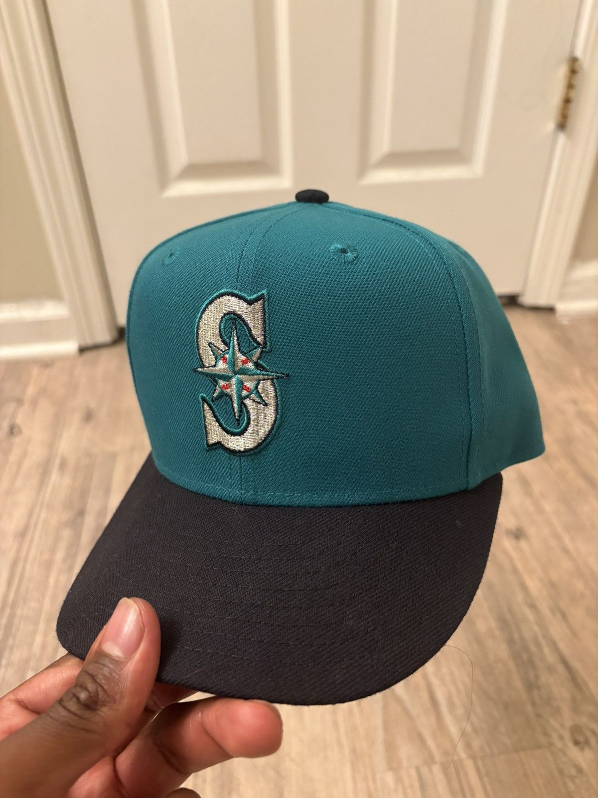 New Era Seattle Mariners Retro Classic 59FIFTY-FITTED Cap 7-1/8 Size ONE SIZE - 8 Thumbnail