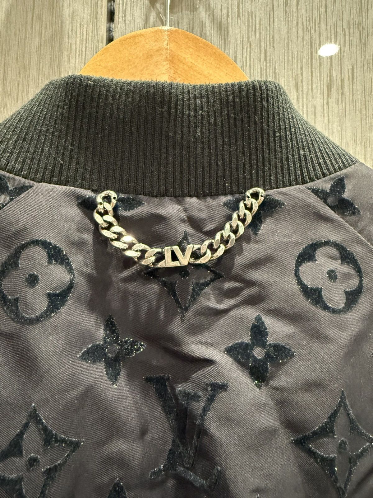 Louis Vuitton Louis Vuitton Gradient Flocked Monogram Bomber Jacket Size US M / EU 48-50 / 2 - 6 Thumbnail