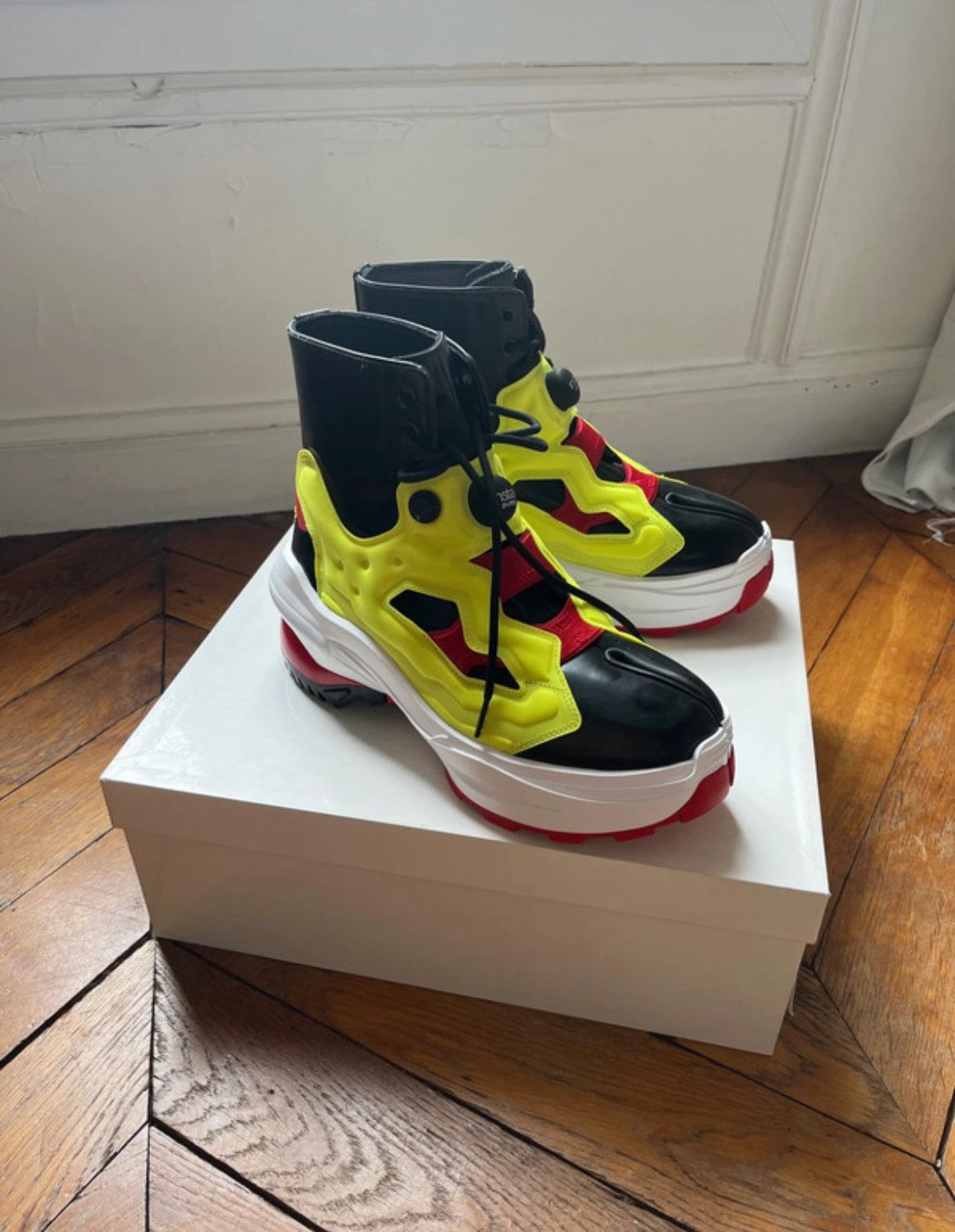Maison Margiela × Reebok Instapump Maison Margiela x Reebok Tabi Sneaker Size US 9 / EU 42 - 7 Thumbnail