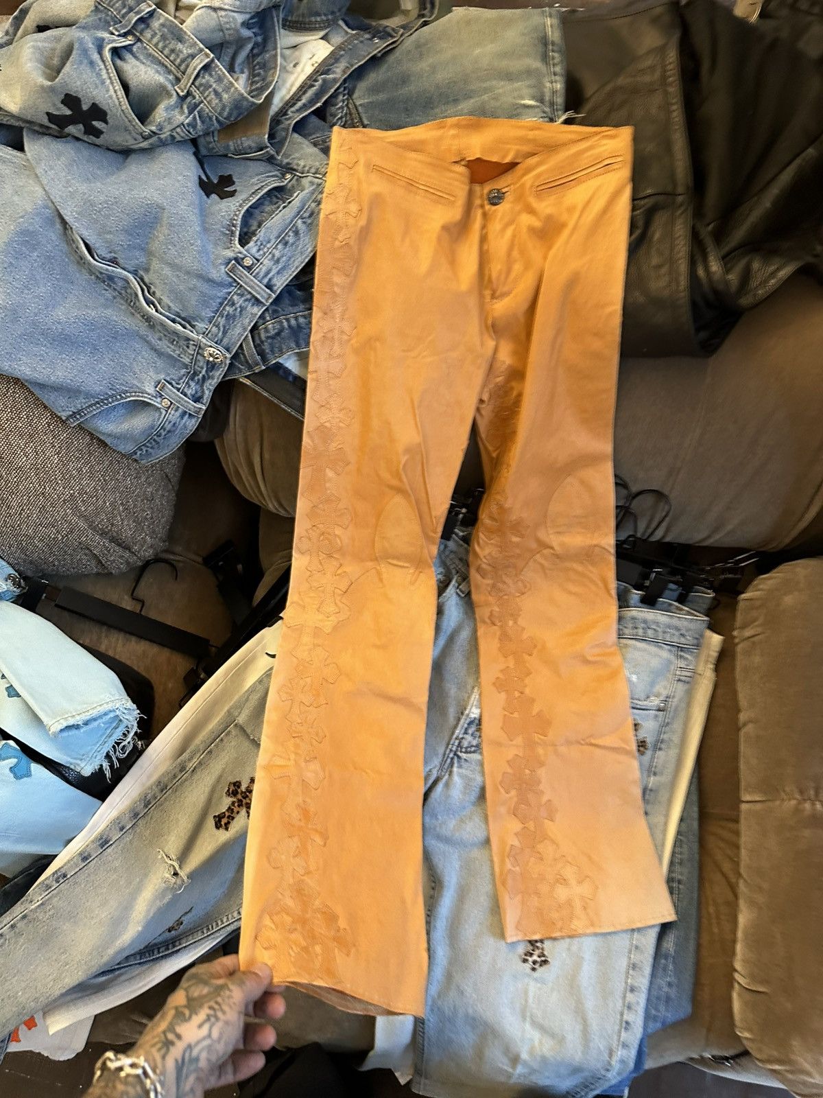 Chrome Hearts Chrome Hearts FLOODED CROSS LEATHER JEANS PEACH Size 26" / US 2 / IT 38 - 17 Thumbnail
