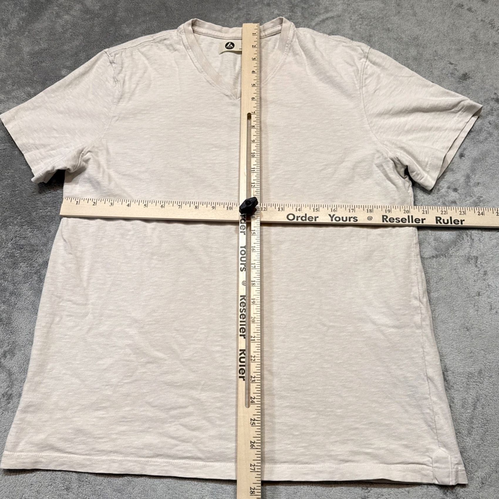 Vintage American Giant T Shirt Mens Large Beige Made USA Cotton Preppy Work V Neck Beige USA Short Sleeve Solid All Seasons Mens V-Neck T-Shirt Size US L / EU 52-54 / 3 - 4 Thumbnail