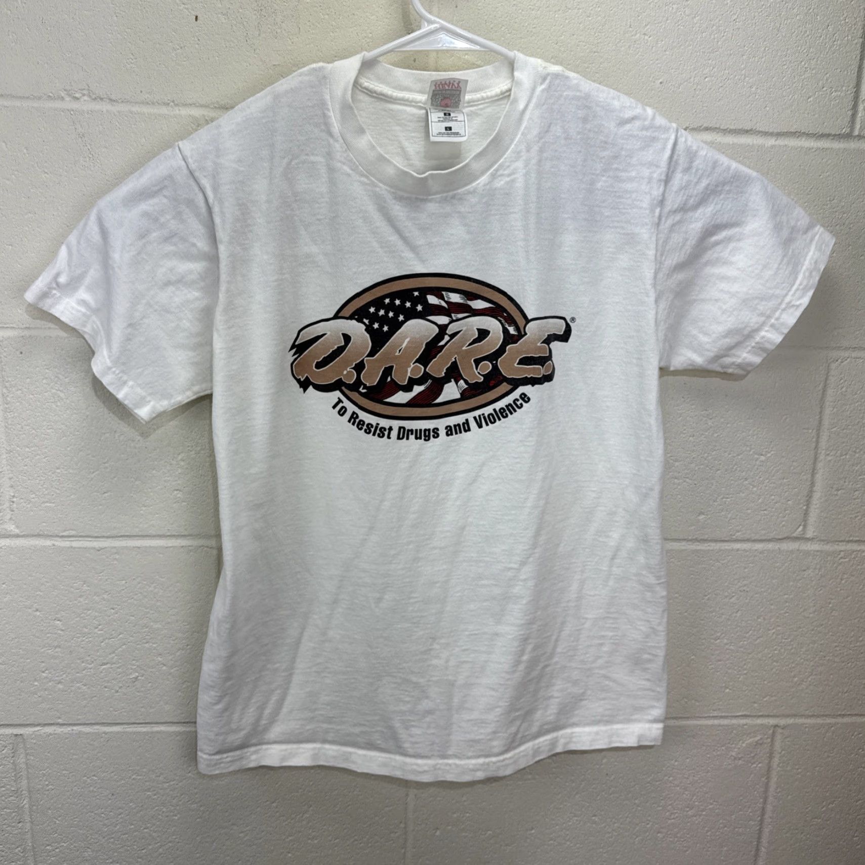 Fruit Of The Loom VINTAGE DARE T-Shirt USA Flag Graphic Print 90s Beige Adult Large Mens Size US L / EU 52-54 / 3 - 2 Thumbnail