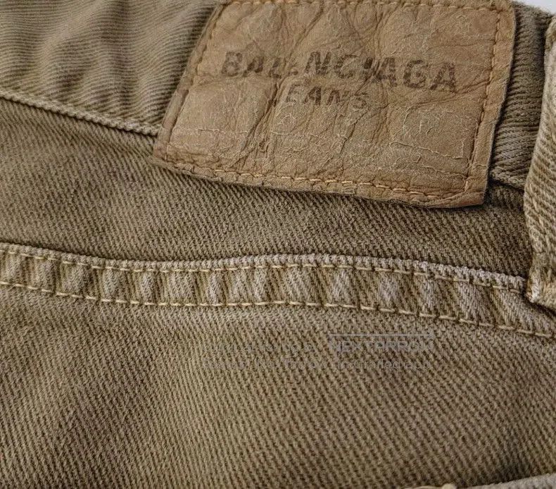 Balenciaga Balenciaga Runway Distressed Denim Jeans. Size US 31 - 3 Thumbnail