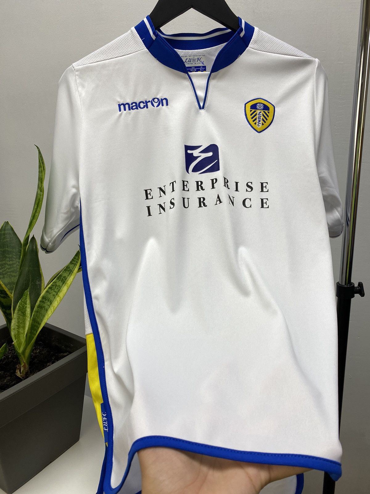 Macron × Vintage Leeds United 2013 2014 Home Soccer Jersey Size US S / EU 44-46 / 1 - 6 Thumbnail