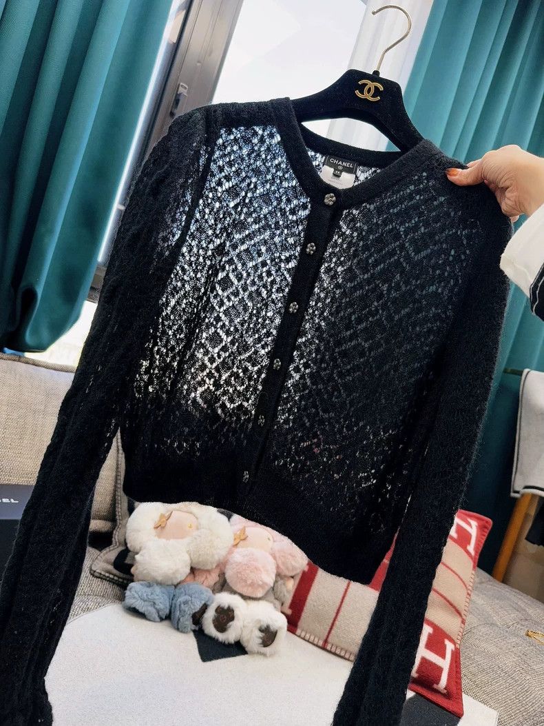 Chanel Chanel 23K autumn and winter black hollow puff sleeve knit Size XS / US 0-2 / IT 36-38 - 4 Thumbnail