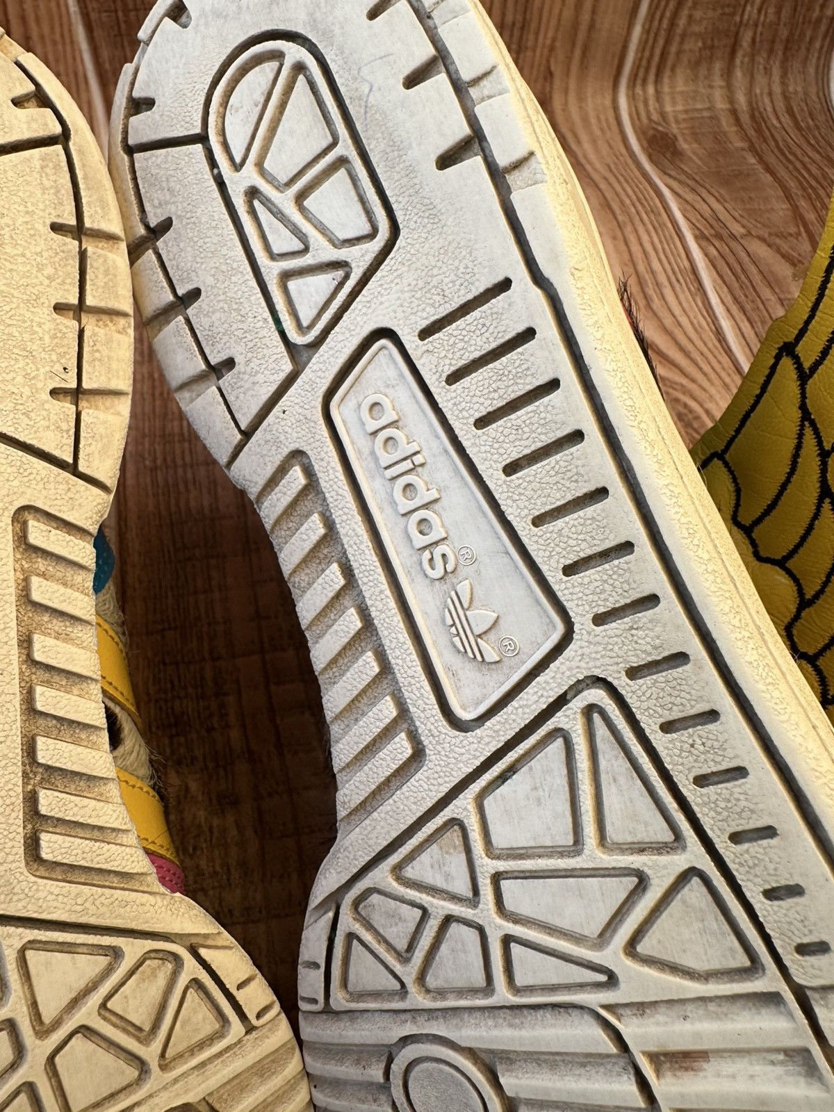 Adidas × Jeremy Scott Adidas Jeremy Scott 2NE1 Wings Avant Garde High Sneakers Size US 8.5 / EU 41-42 - 23 Thumbnail