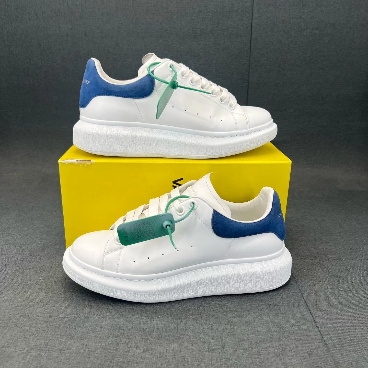 Alexander McQueen McQ blue tail 41 sneakers mint Size US 8 / EU 41 - 2 Thumbnail