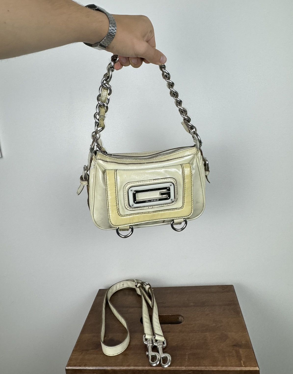 Guess Vintage hand bag Guess y2k original streetwear casual item Size ONE SIZE - 1 Thumbnail