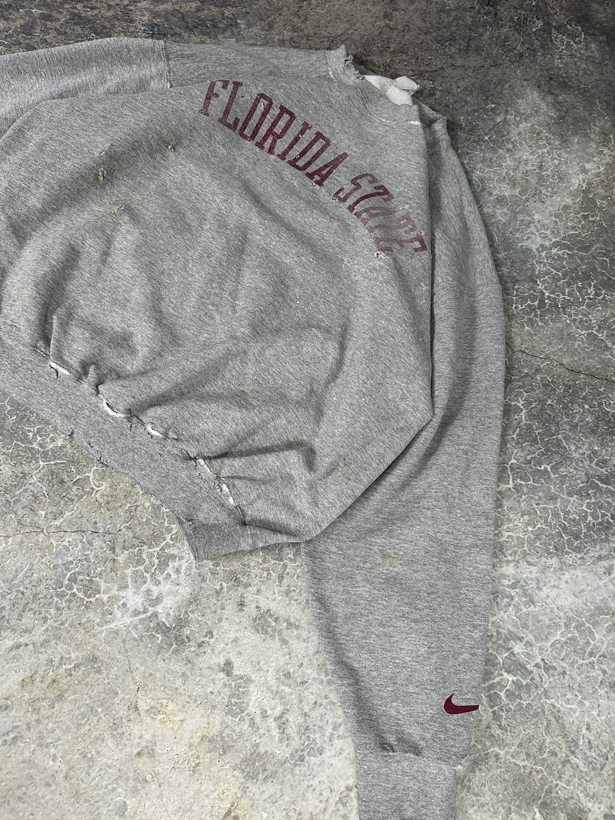Nike × Vintage Vintage Nike Florida State Thrashed Crewneck Size US L / EU 52-54 / 3 - 2 Thumbnail