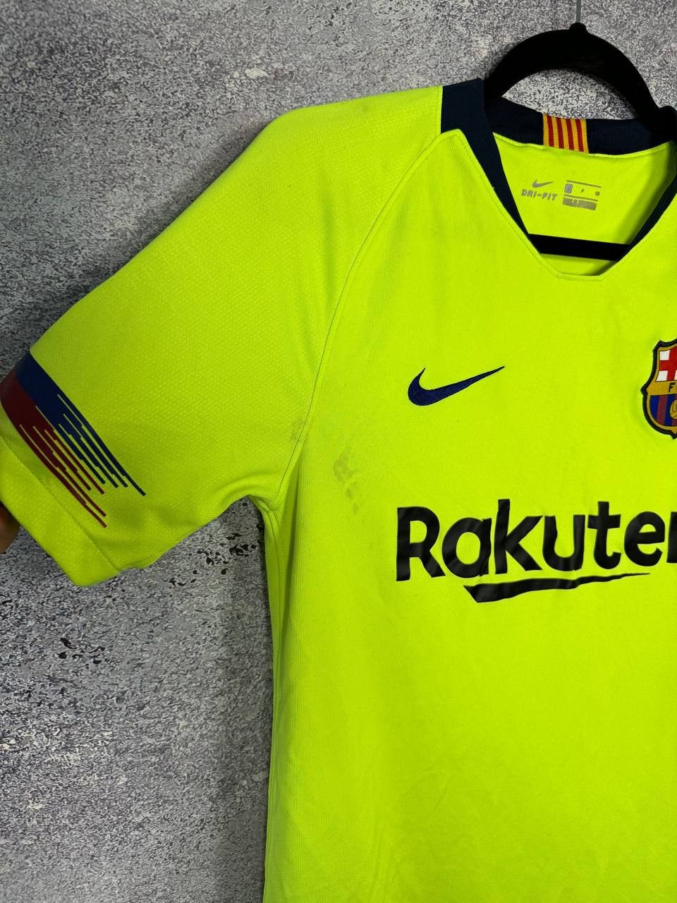Nike Vintage FC Barcelona 2018/19 Away Nike Soccer Jersey Size US S / EU 44-46 / 1 - 9 Thumbnail