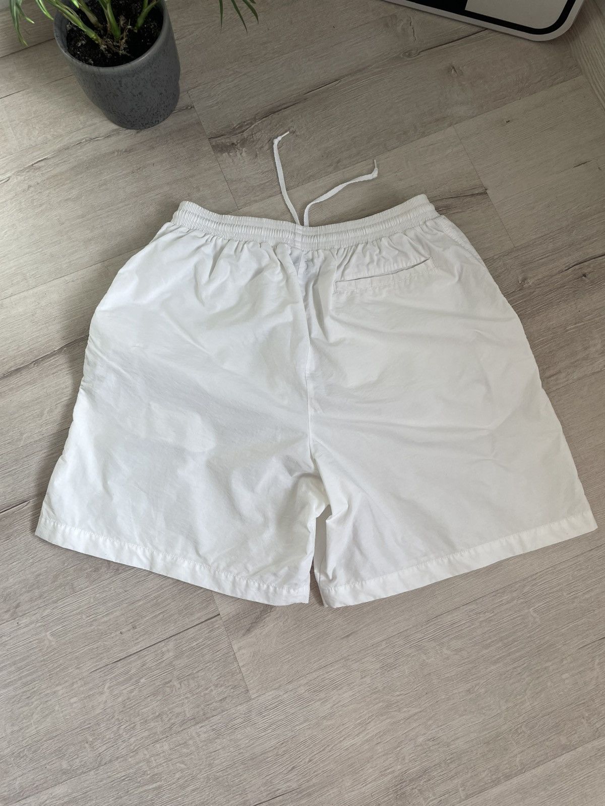 Nike Rare Vintage Nike Court Shorts White Nylon Tennis Golf Acg Size US 32 / EU 48 - 8 Thumbnail