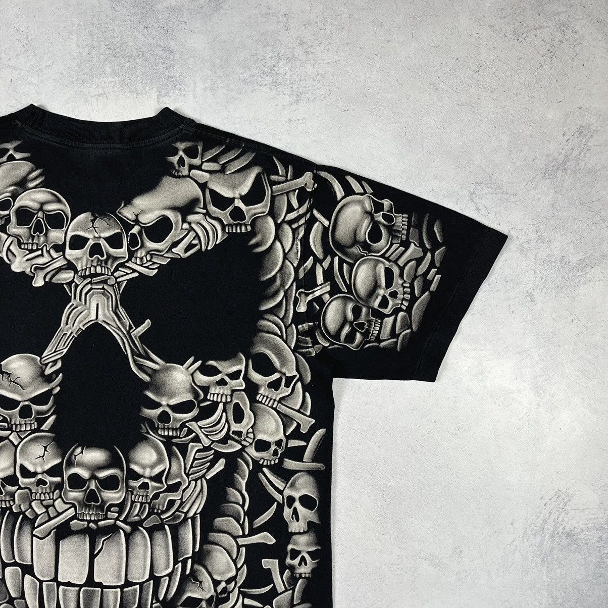 Vintage Vintage Skulls All Over Print rare single stitch T shirt 90s Size US M / EU 48-50 / 2 - 15 Thumbnail