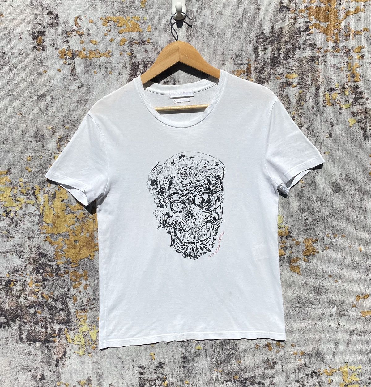 Alexander McQueen Alexander McQueen Skull Shirt British Fashion Designer Size US S / EU 44-46 / 1 - 1 Thumbnail