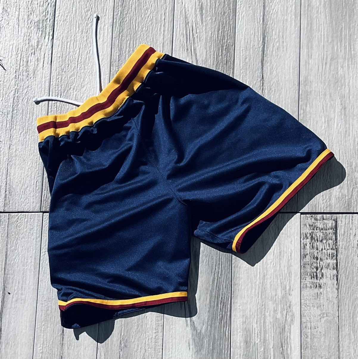 Mitchell & Ness Mitchell+Ness Authentic Cleveland Cavs Away Shorts Men’s L Size US 34 / EU 50 - 11 Thumbnail