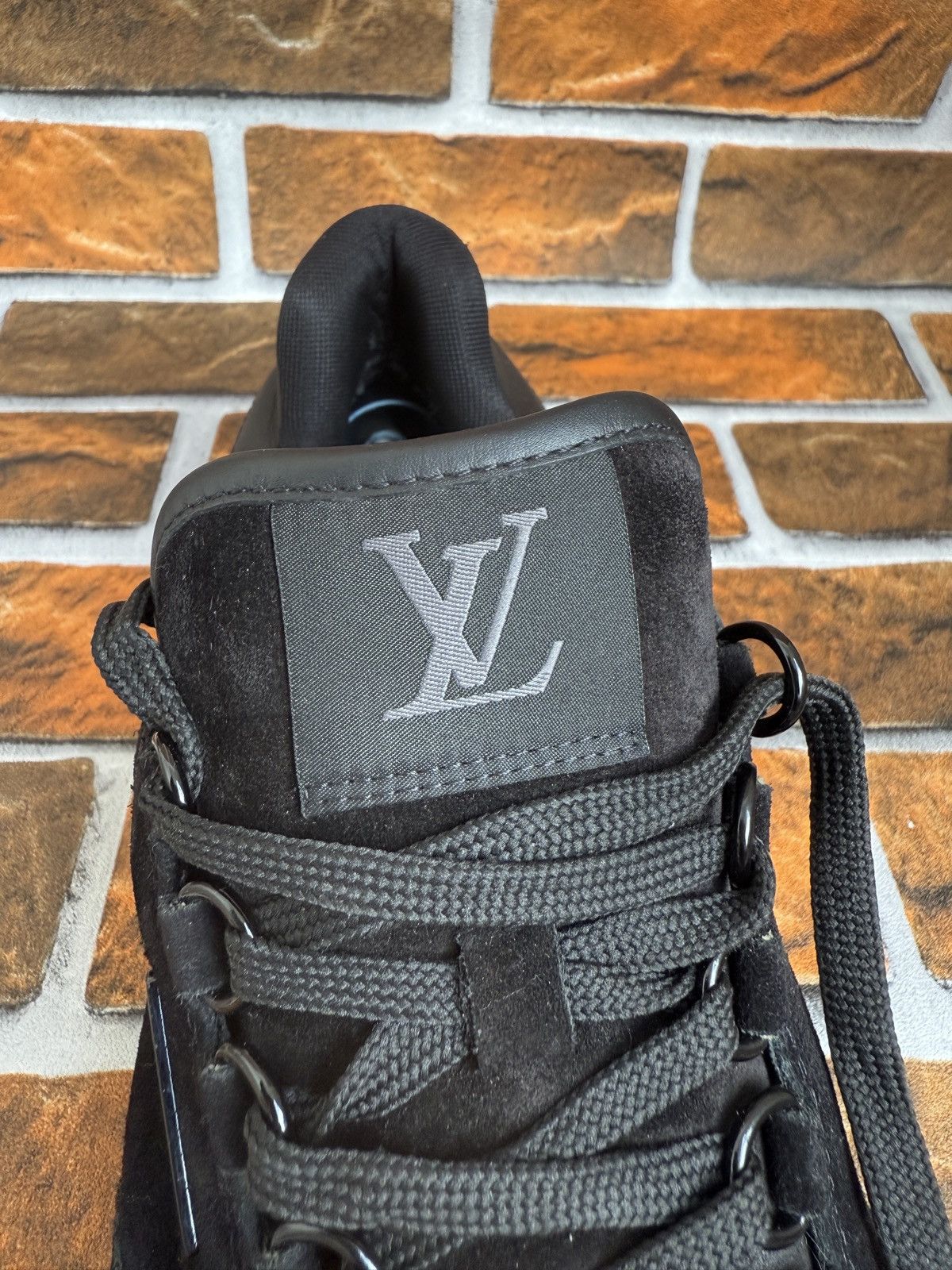 Louis Vuitton LV Trainer Shoes Suede Louis Vuitton Sneaker Trainers Size US 9.5 / EU 42-43 - 16 Thumbnail