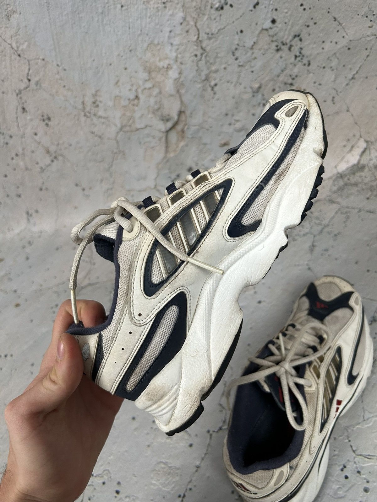 Adidas Vintage Adidas Ozweego 90s Sneakers Running Shoes Retro Hype Size US 7 / EU 40 - 5 Thumbnail