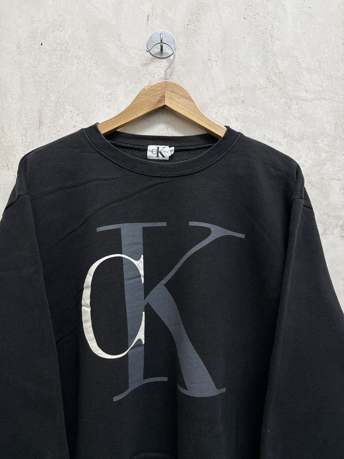 Calvin Klein Vintage Calvin Klein Big Spell Out Sweatshirt Size US M / EU 48-50 / 2 - 2 Thumbnail