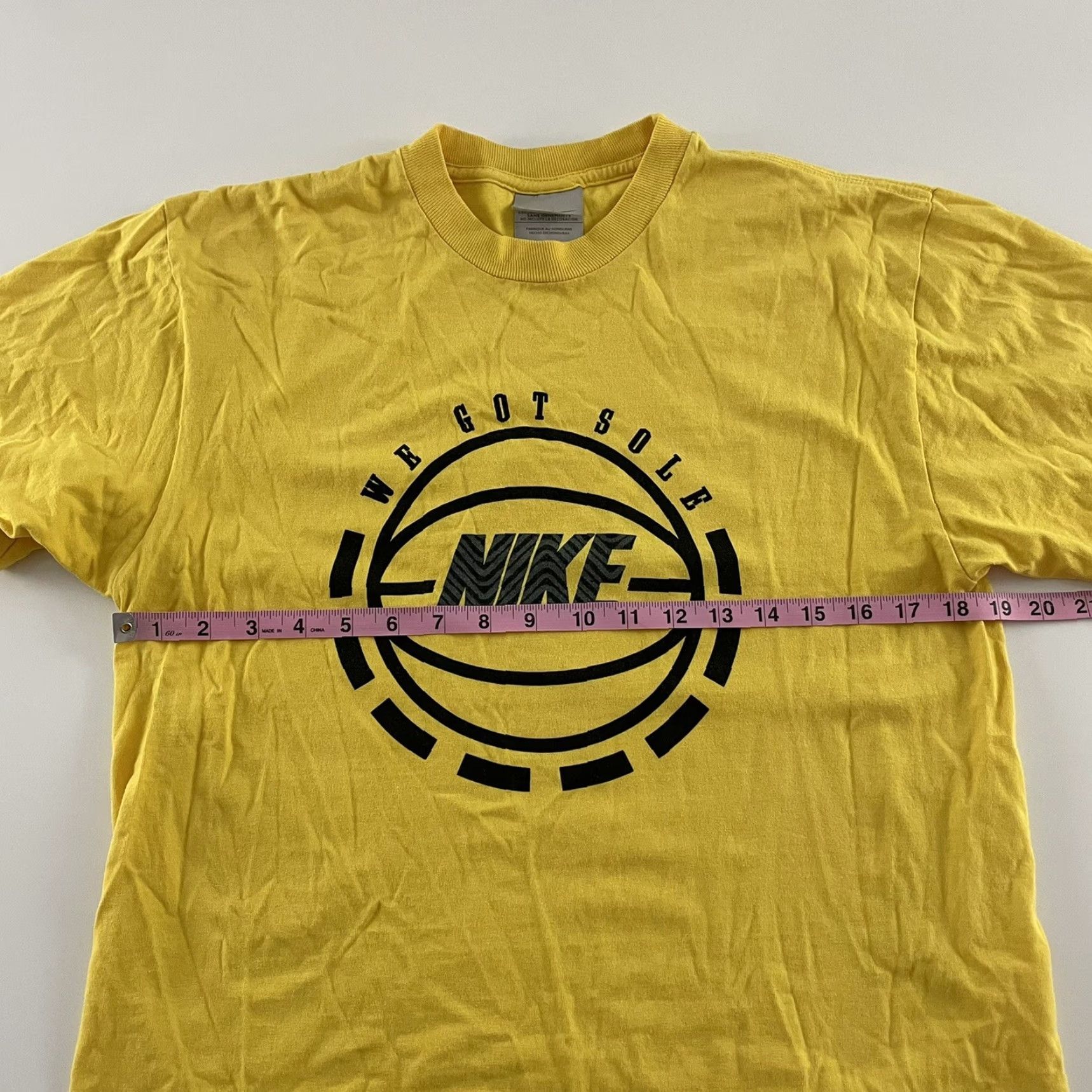 Nike VTG Nike We Got Sole Short Sleeve T Shirt Men M Yellow 90s Basketball Shirt Size US M / EU 48-50 / 2 - 3 Thumbnail