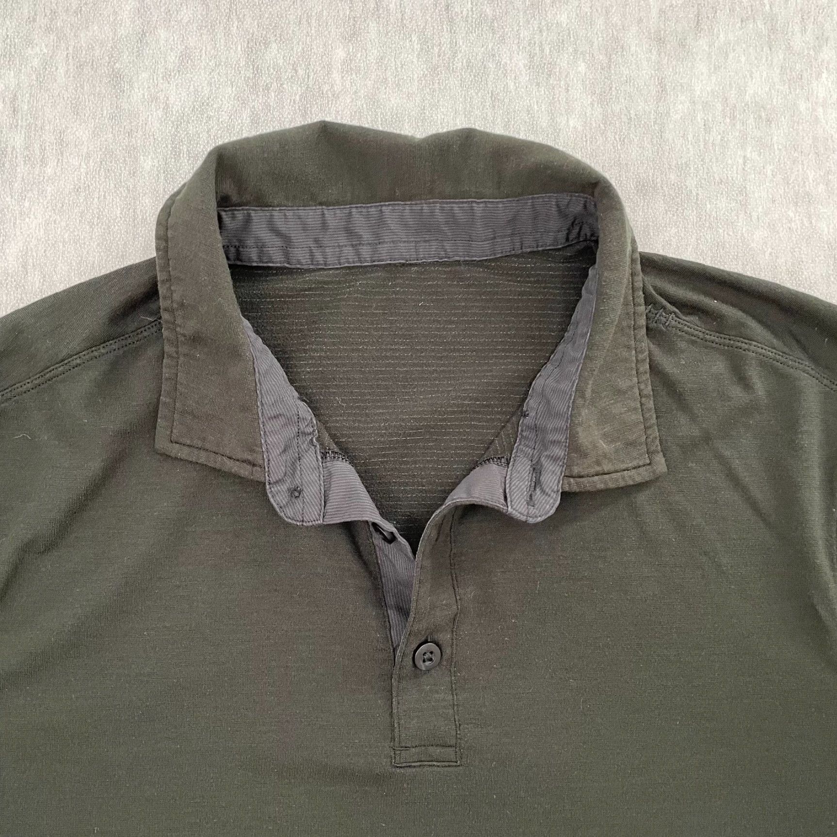 Lululemon VINTAGE Lululemon Polo Shirt Men Medium Black Activewear Gym Casual Tech Model M Size US M / EU 48-50 / 2 - 3 Thumbnail