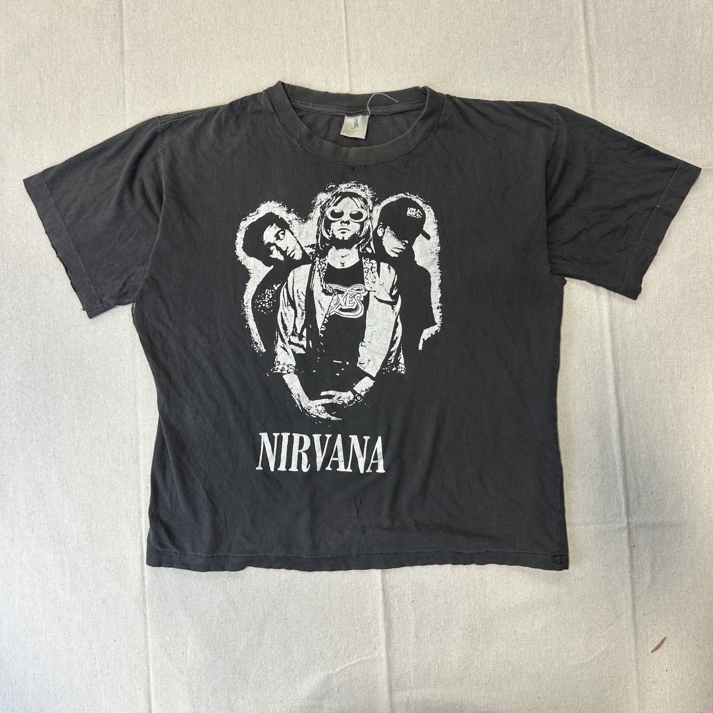 sss Vintage Nirvana 90s Graphic Band T-Shirt Size Large European RARE thrashed Size US L / EU 52-54 / 3 - 1 Thumbnail