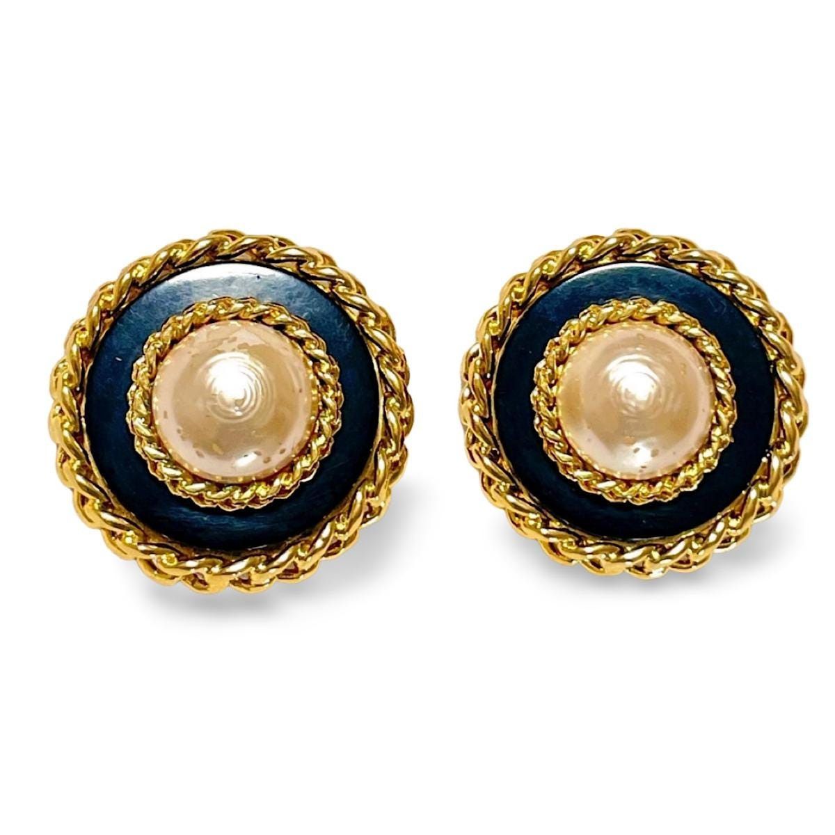 Chanel Vintage CHANEL large earrings with chain frames and pearls Size ONE SIZE - 1 Thumbnail