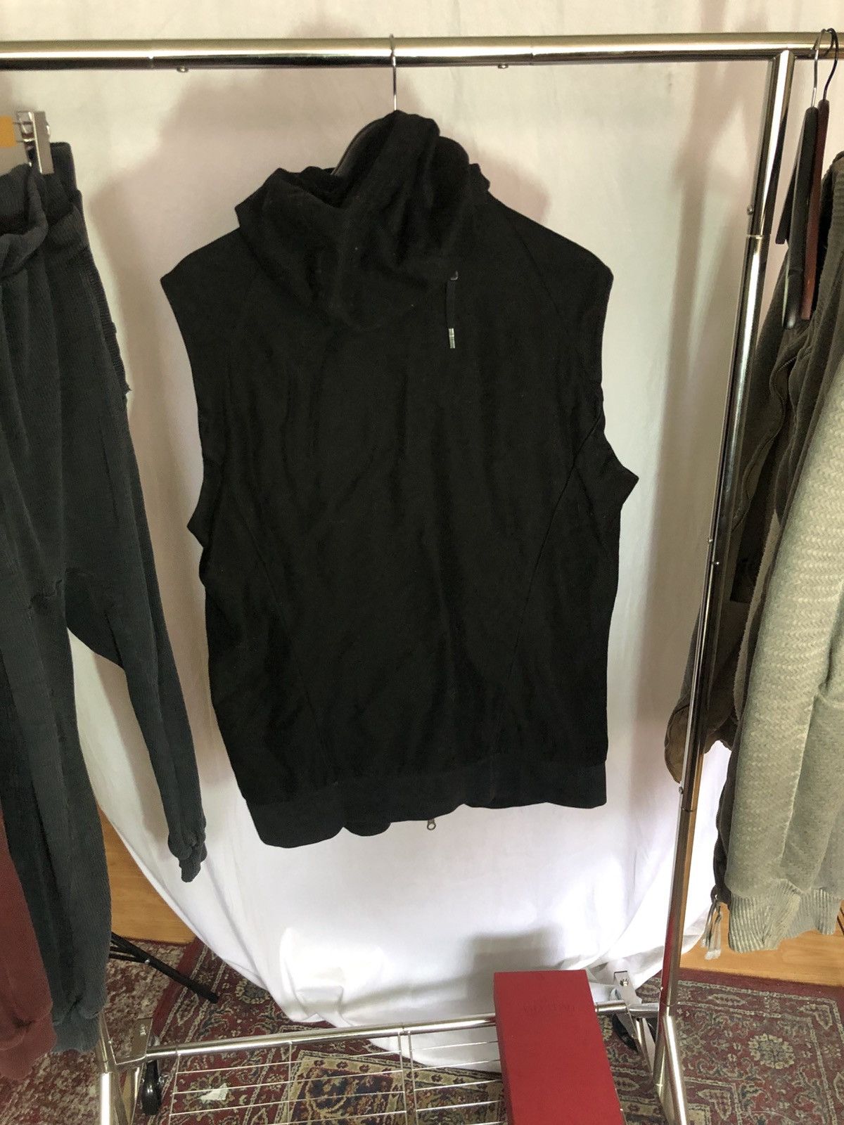 Boris Bidjan Saberi BORIS BIDJAN SABERI SS 17 “ninja” sleeveless hoodie Size US M / EU 48-50 / 2 - 3 Thumbnail