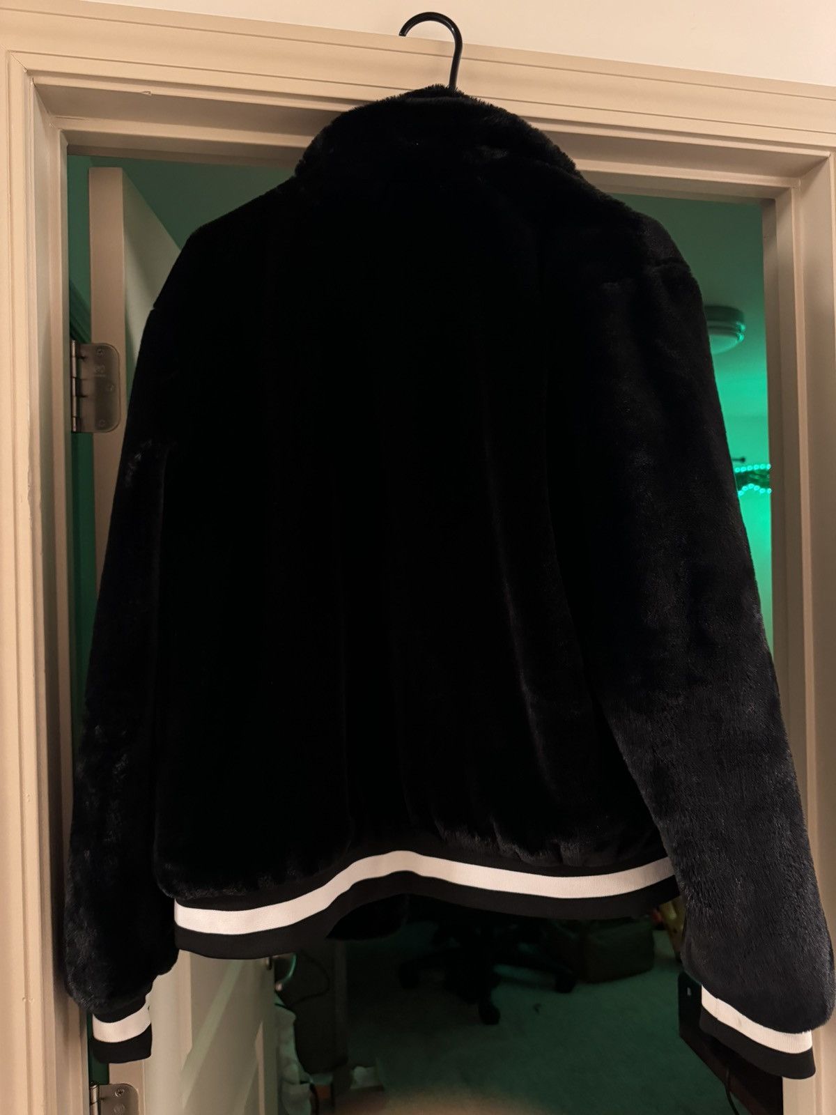 Forever 21 Black White Faux Fur Bomber Jacket Size US M / EU 48-50 / 2 - 5 Thumbnail