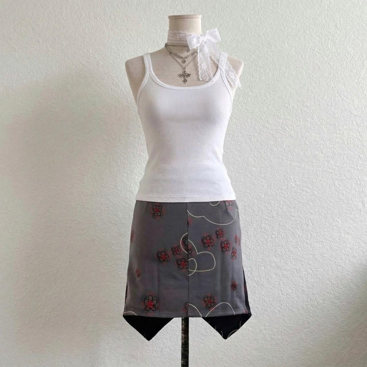 Vintage Y2K mini grey skirt, abstract, NWT, Avispada, funky, euro Size 27" / US 4 / IT 40 - 1 Thumbnail