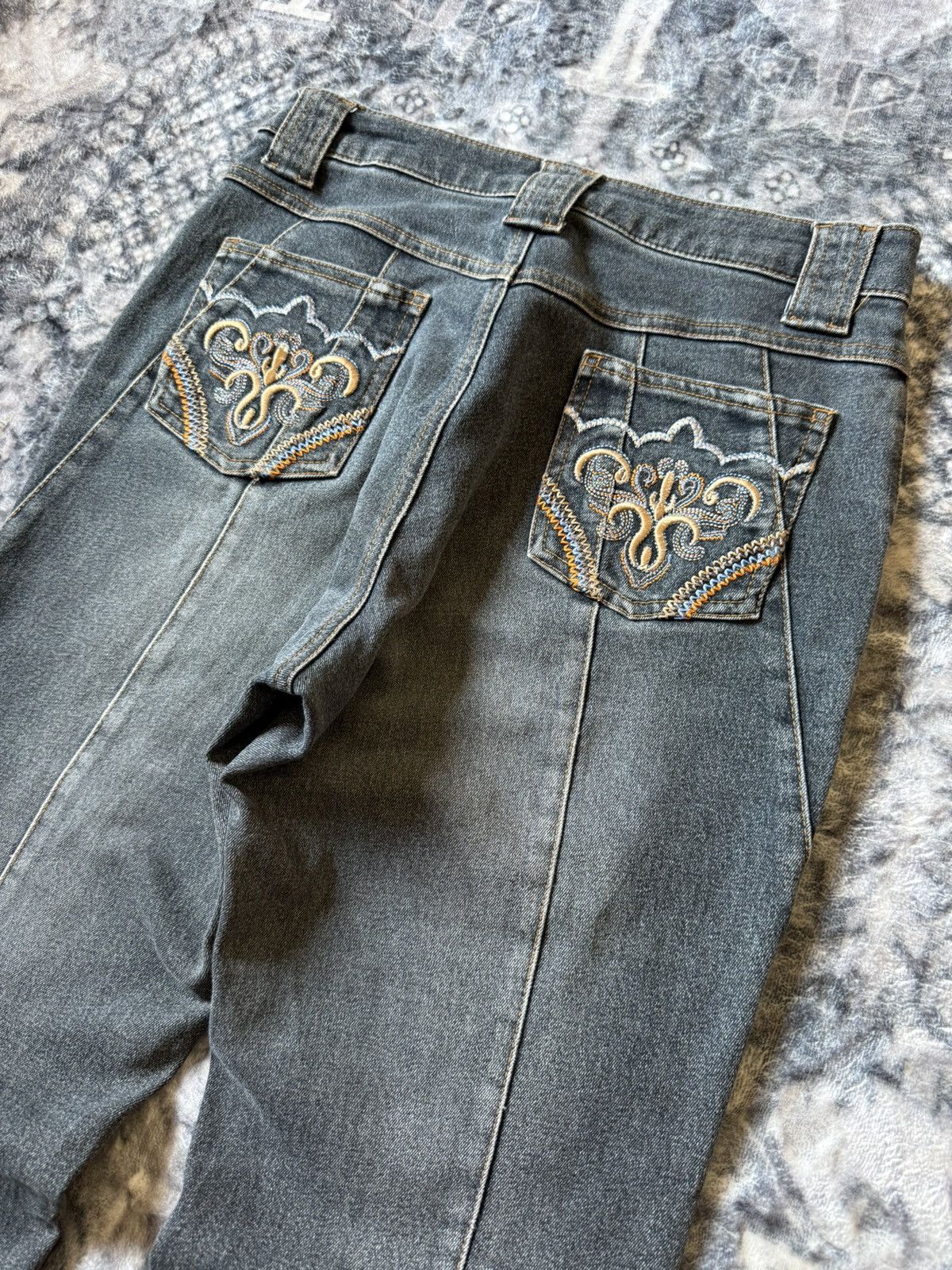 If Six Was Nine Full Heart Japan Tribal Paneled Faded Wash Flared Jeans Size US 27 - 13 Thumbnail