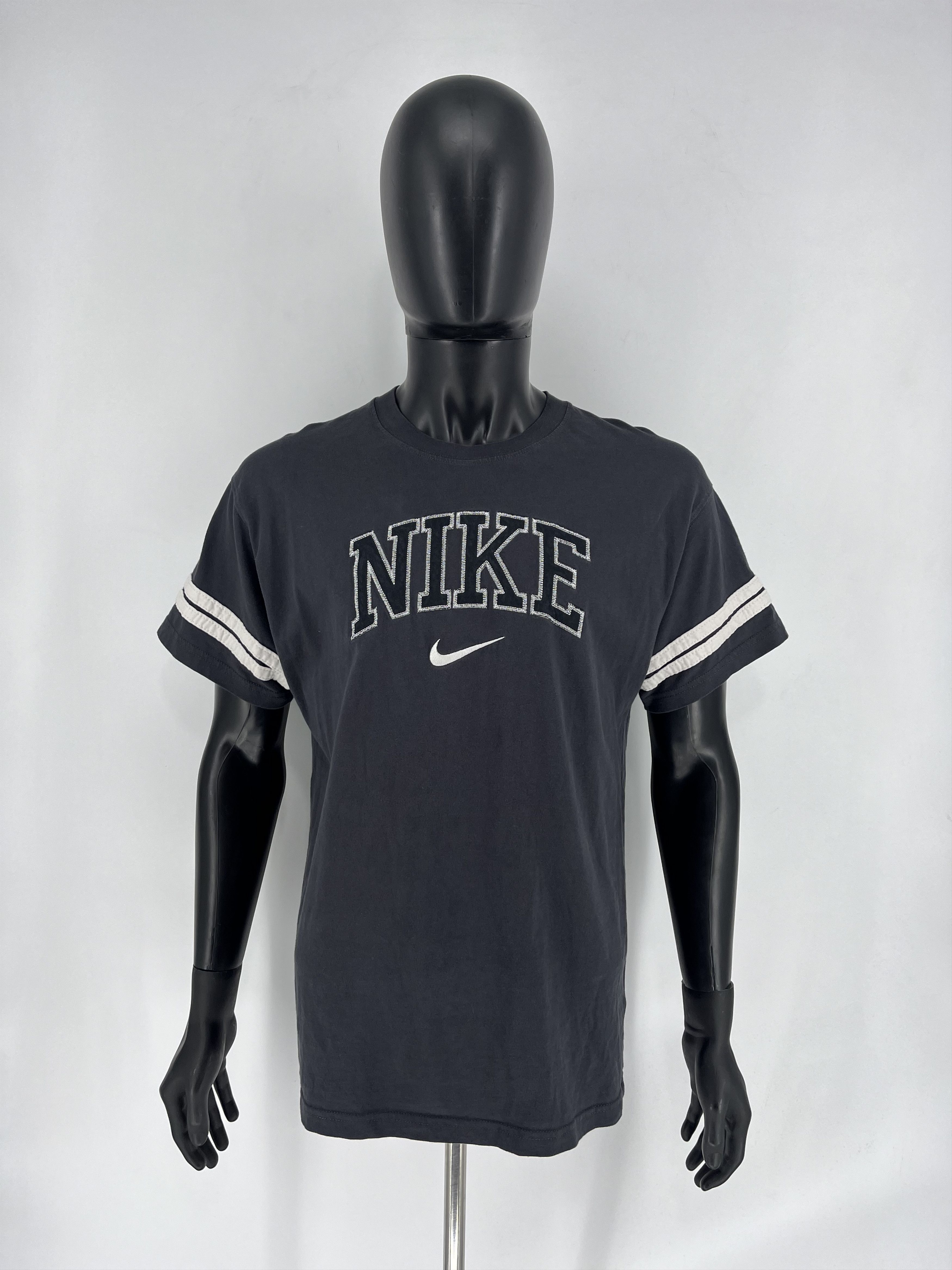 Nike Vintage Y2K Nike Center Swoosh Logo T-Shirt Size US M / EU 48-50 / 2 - 2 Thumbnail