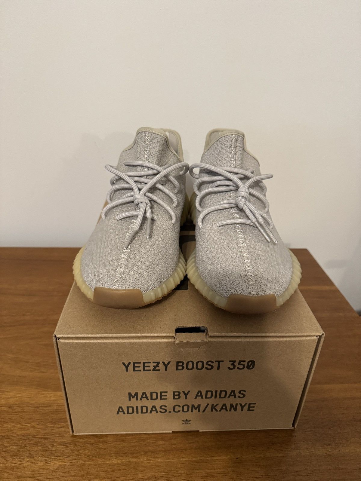 Adidas YEEZY BOOST 350 V2 Size US 11 / EU 44 - 2 Thumbnail