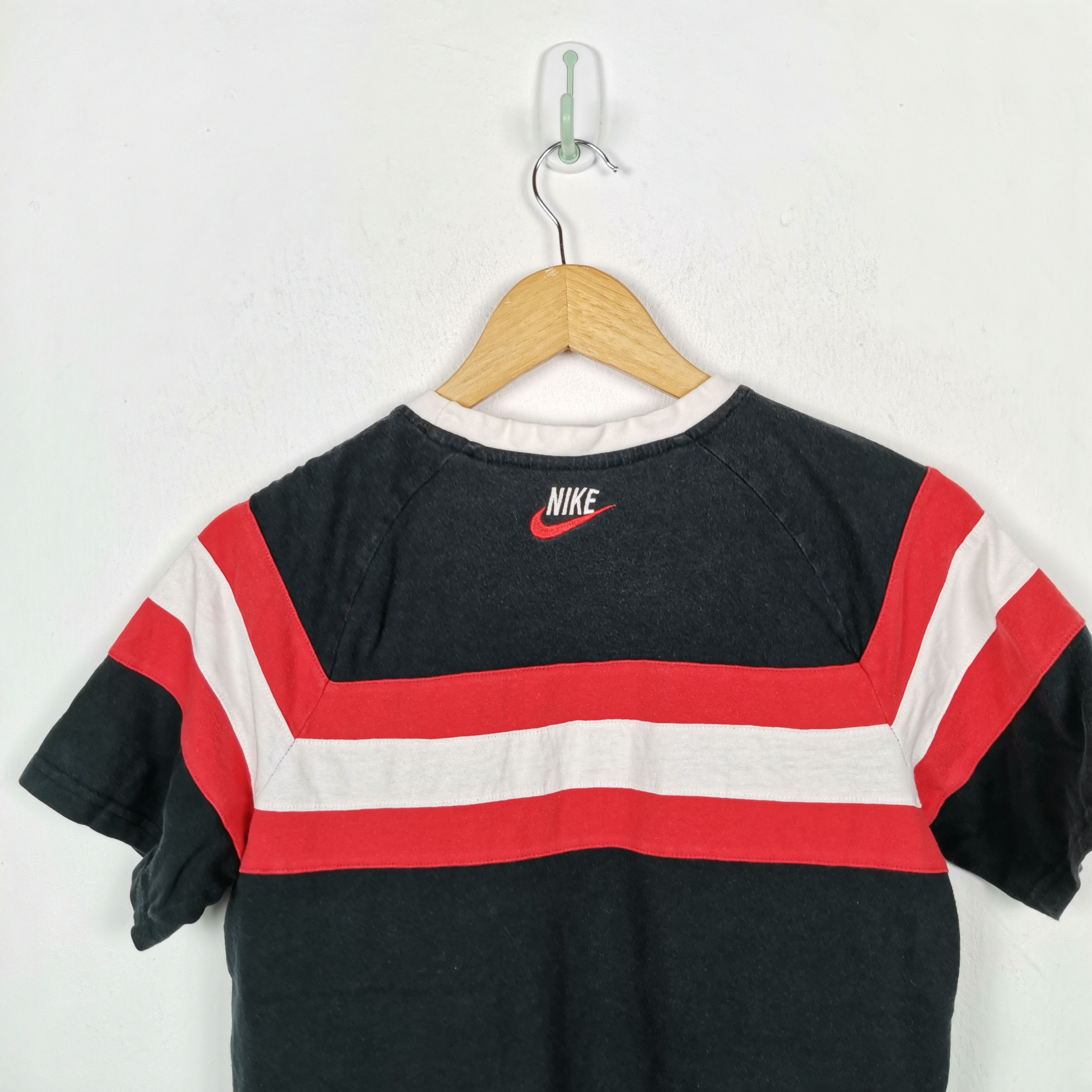 Vintage Vintage Y2K Nike T-Shirt Nike Swoosh Tees Stripe Tees Size US S / EU 44-46 / 1 - 4 Thumbnail