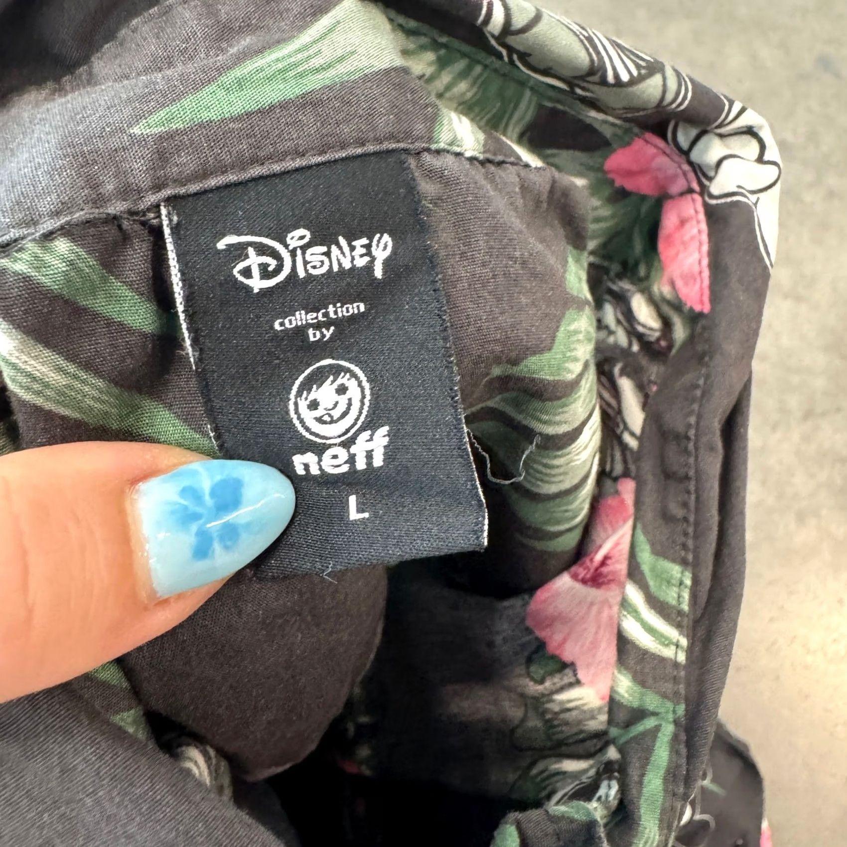 Disney VINTAGE Mickey Mouse Disney Neff Tropical Black Button Up Short Sleeve L Mens Size US 33 - 3 Thumbnail