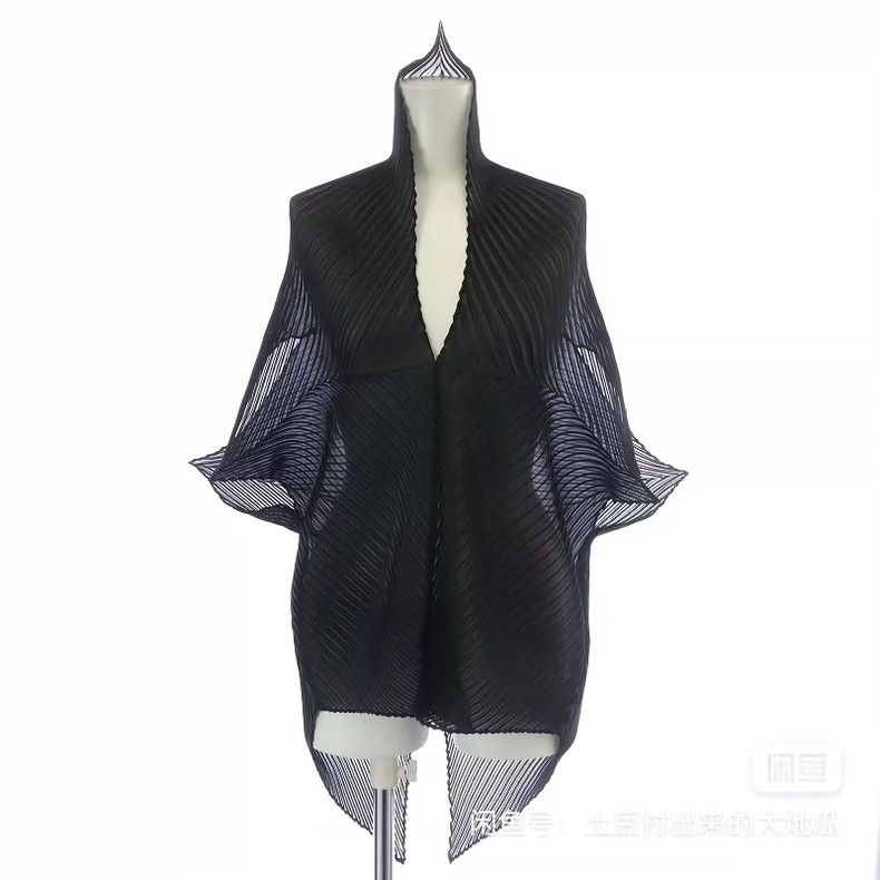 Issey Miyake Issey Miyake Black cicada wings with pointed horns often w Size M / US 6-8 / IT 42-44 - 1 Thumbnail