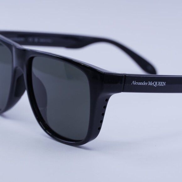 Alexander McQueen Alexander McQueen AM0292SA 001 Sunglasses Black Square Frame Size ONE SIZE - 4 Thumbnail