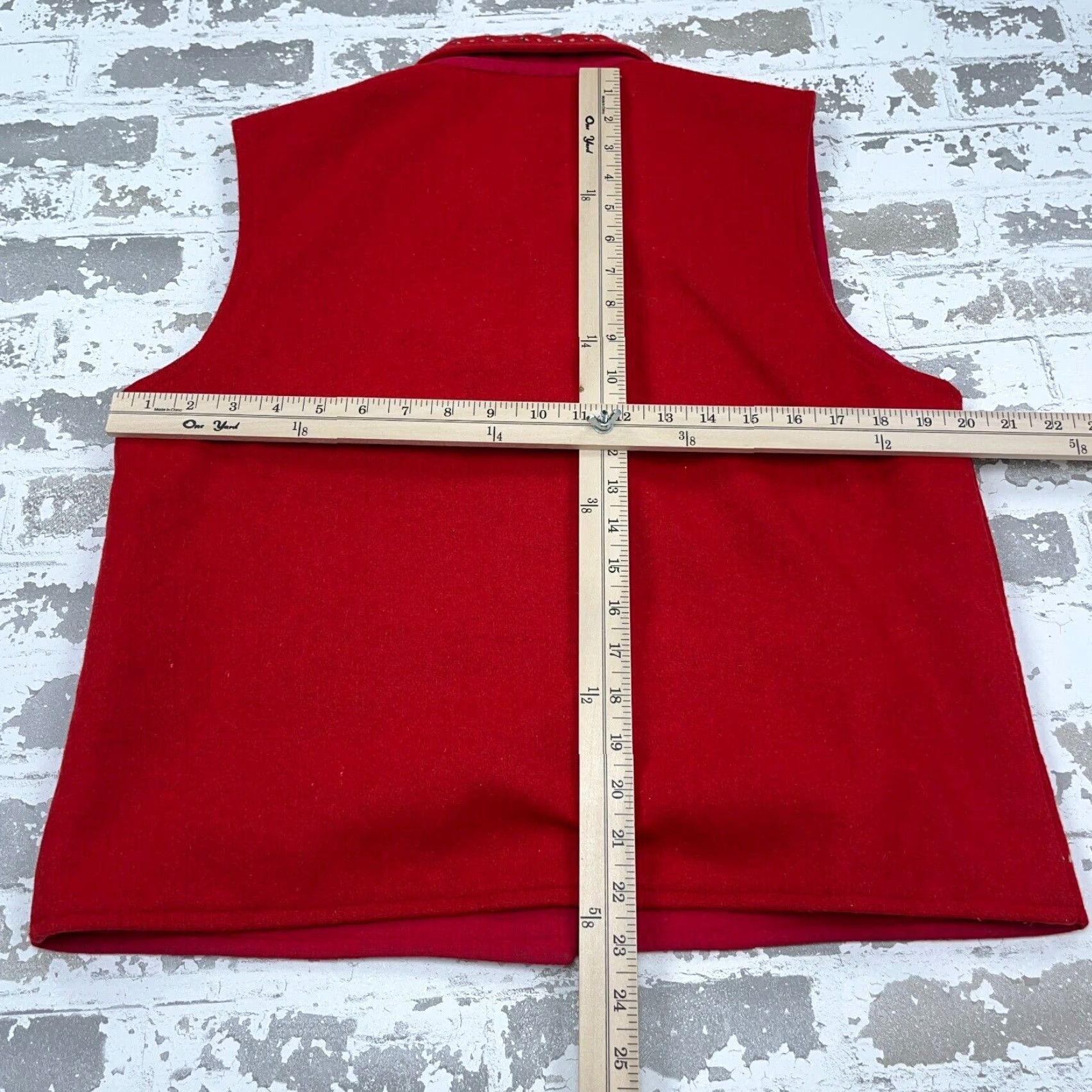 Vintage VINTAGE Christmas Vest Women Large Red Wool Acrylic Knit 90s Retro Cardigan Skiing Reindeer Logo Heavyweight Muscle Women Size L / US 10 / IT 46 - 7 Thumbnail