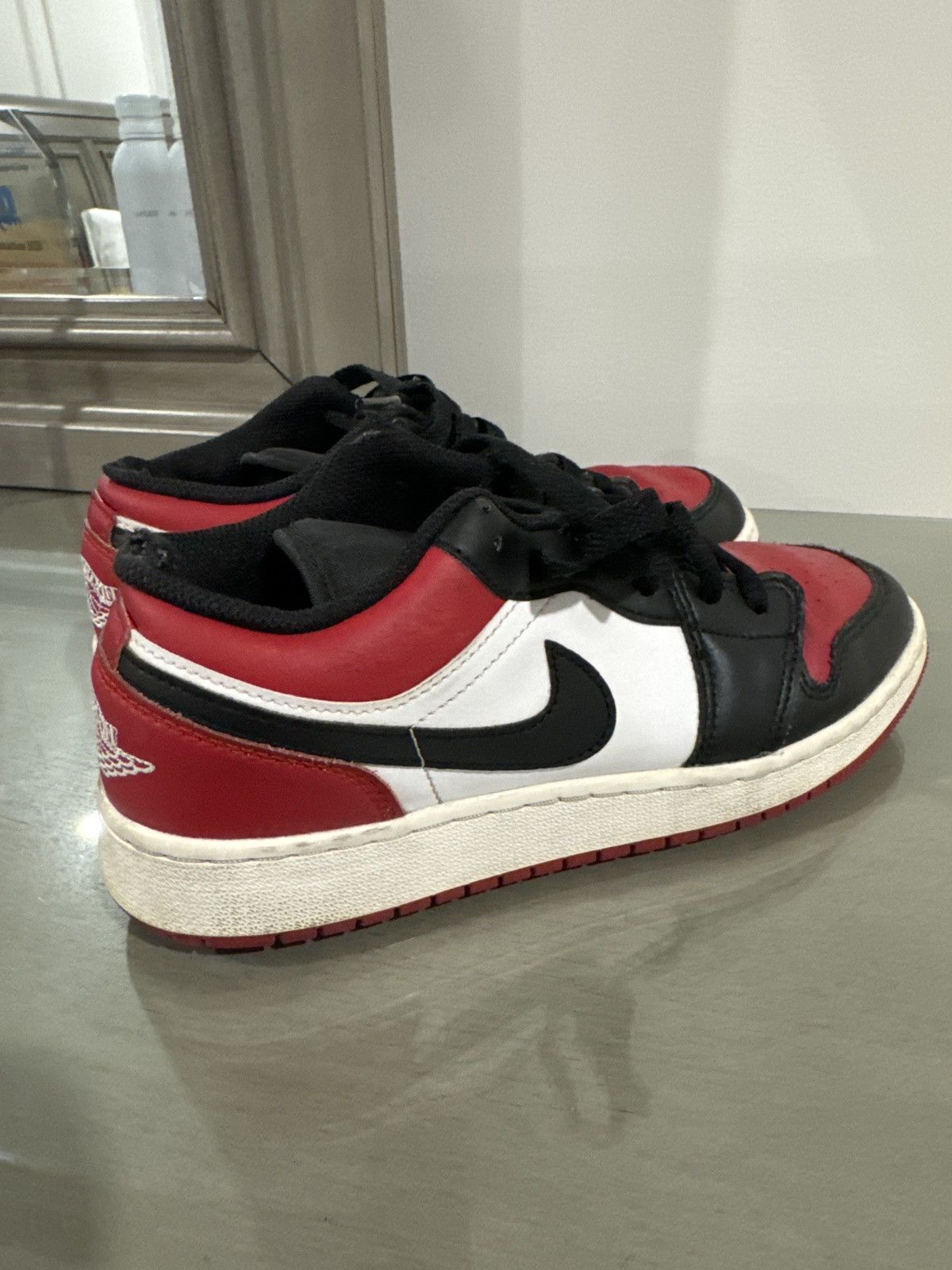 Nike Air Jordan 1 Low White/Varsity Red/White/Black Size US 5 / EU 37 - 2 Thumbnail