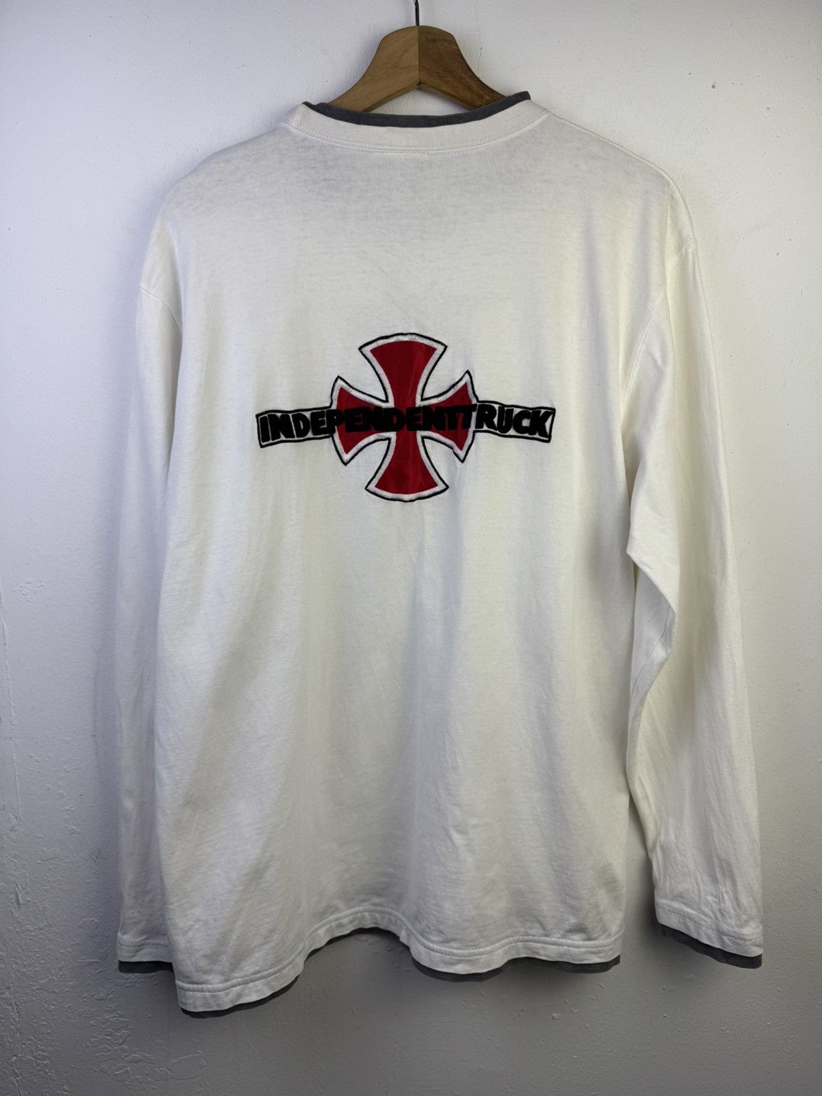 Independent Truck Co. Vintage Independent Truck Company long-sleeve t-shirt Size US L / EU 52-54 / 3 - 1 Thumbnail