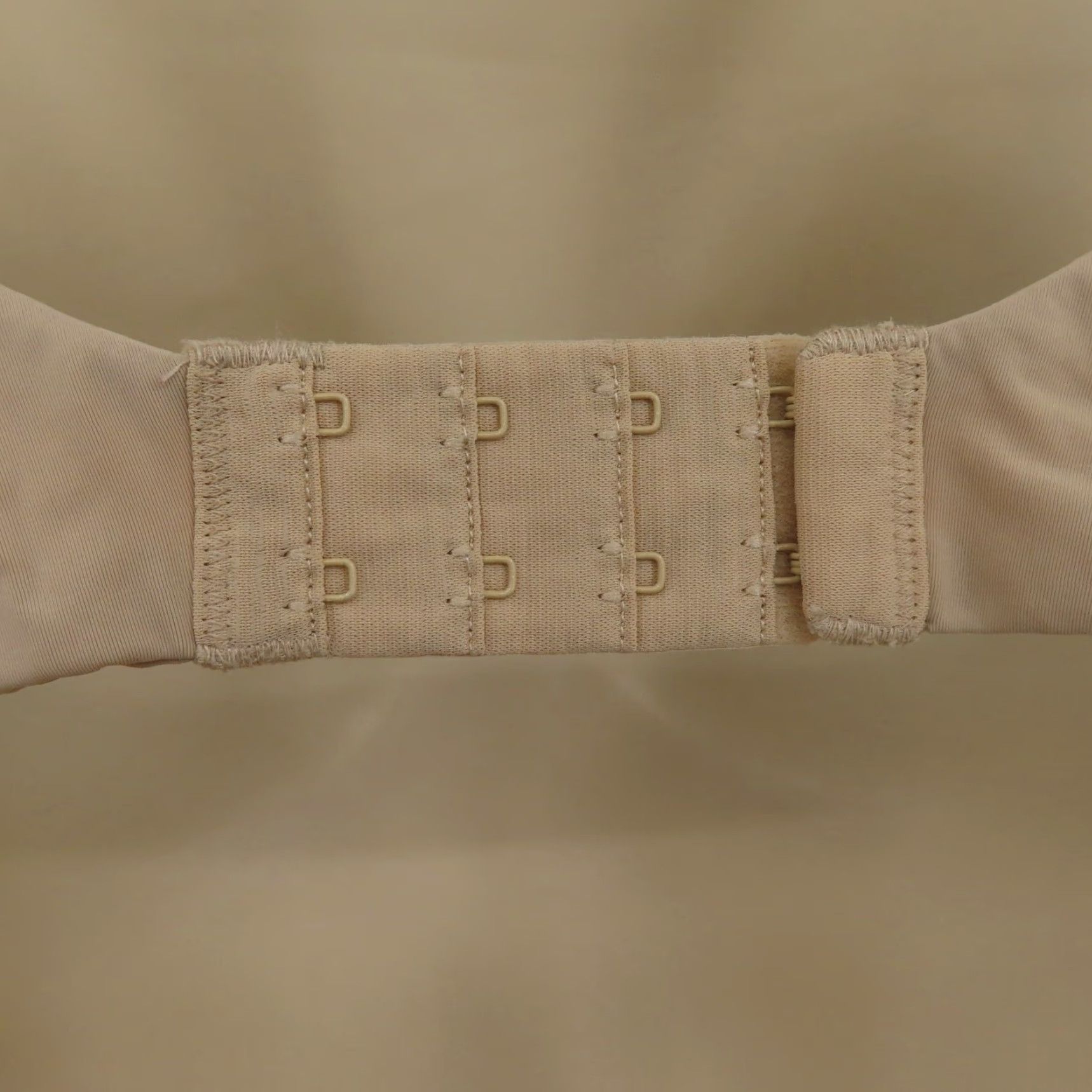 Hanes Hanes Bra 36C Beige Silk y? Wait. Size ONE SIZE - 5 Thumbnail
