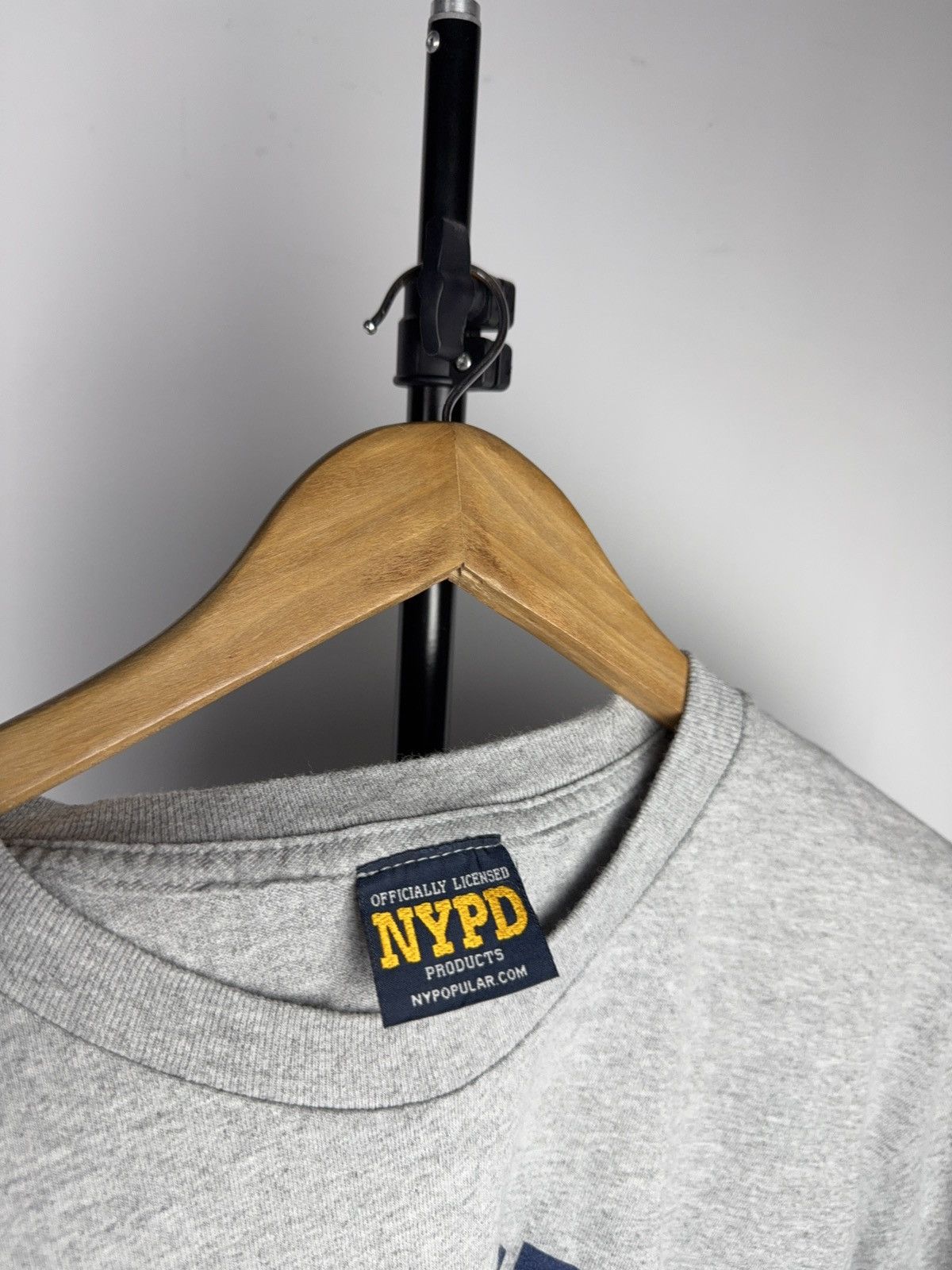 Vintage 00s NYPD Logo New York City Police Dept Logo T-Shirt Grey Size US L / EU 52-54 / 3 - 7 Thumbnail