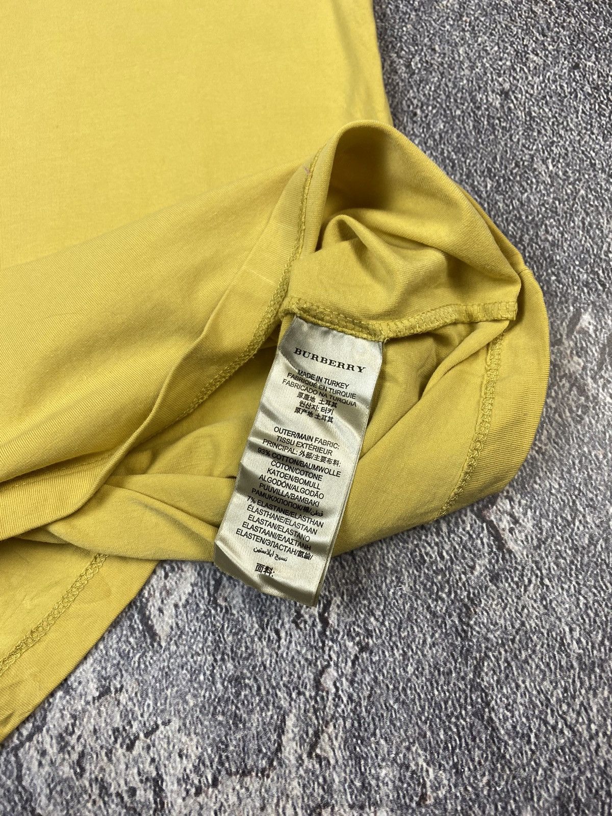 Burberry VTG Burberry Brit Yellow Ladies Glamour T-shirt Size XS / US 0-2 / IT 36-38 - 8 Thumbnail