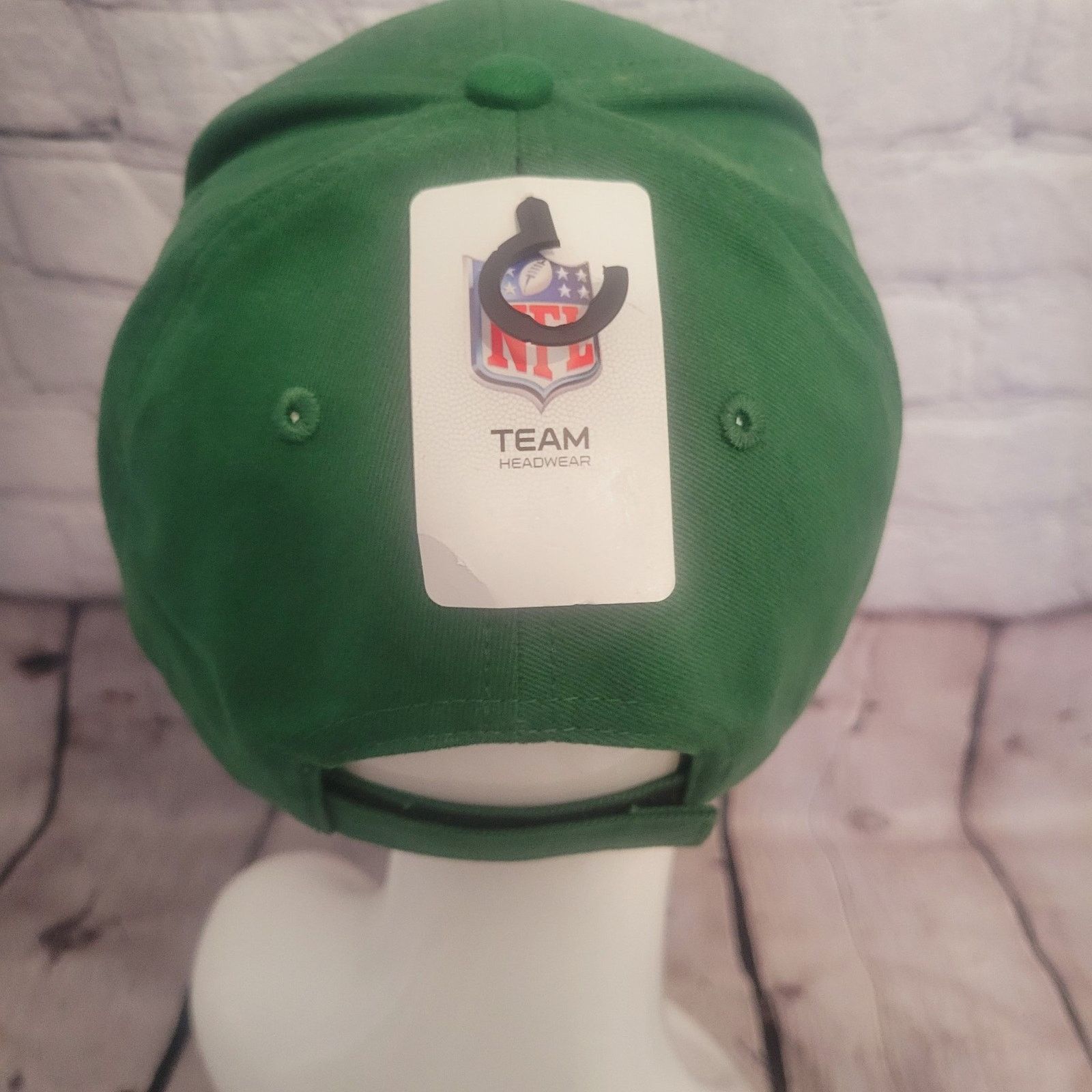 NFL NFL TEAM APPAREL YORK JETS GREEN STRAPBACK CAP NWT Size ONE SIZE - 3 Thumbnail