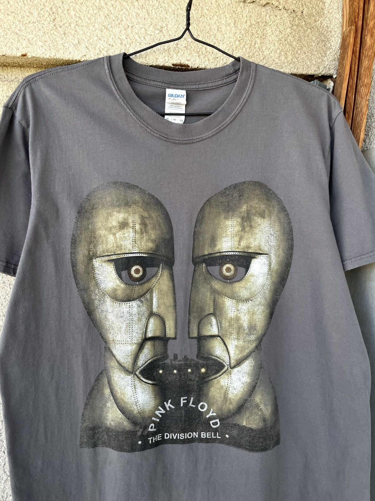 Band Tees Vintage Pink Floyd The Division Bell Tour Rock Band T-Shirt Size US XL / EU 56 / 4 - 2 Thumbnail