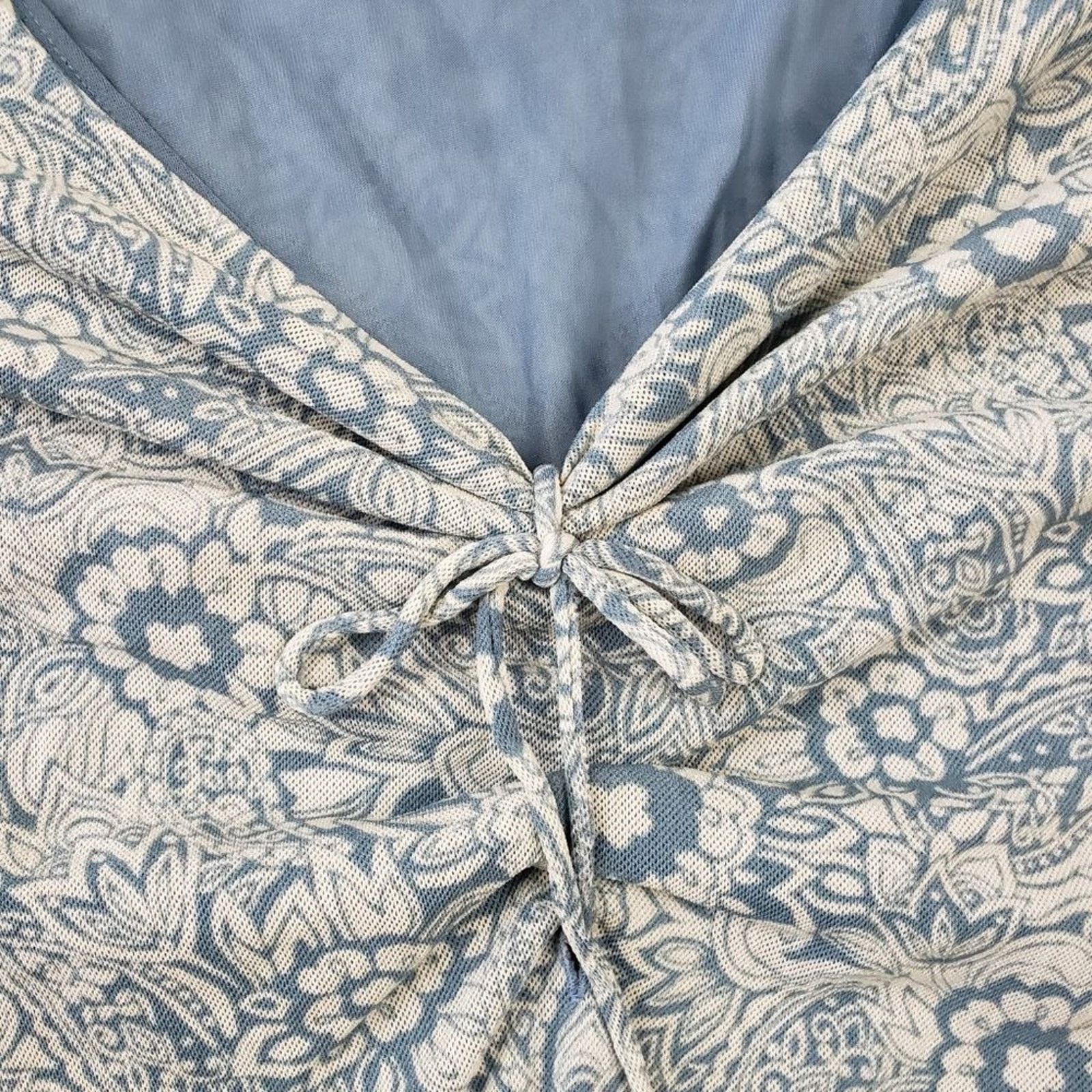 Other Liz Claiborne Blue Beige Floral Print Half Sleeve V-Neck Top Size ONE SIZE - 5 Thumbnail