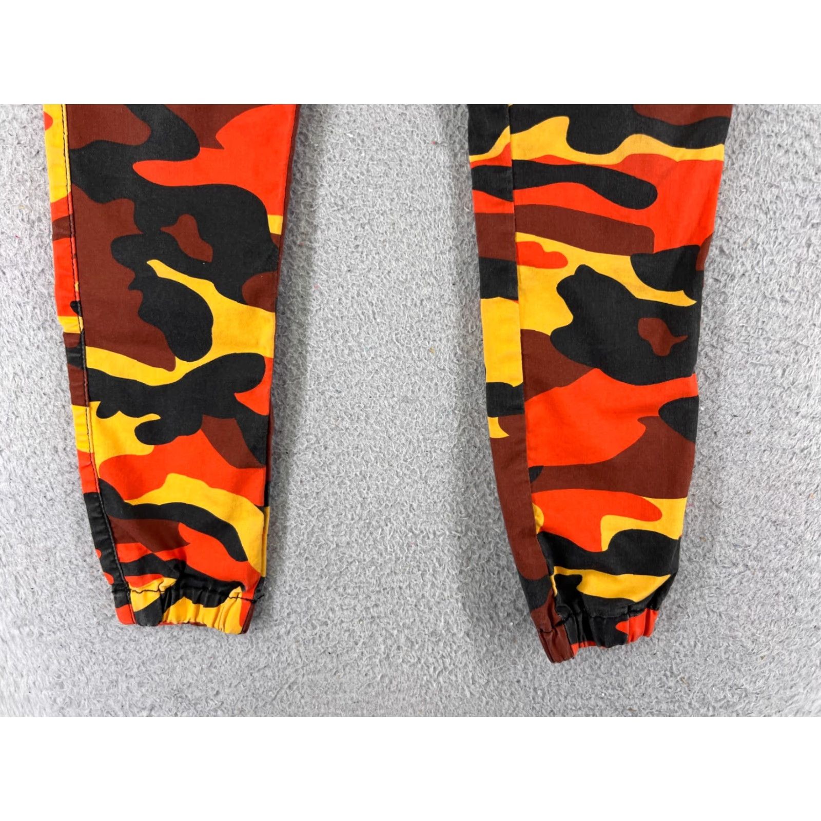 Vintage VIP Jeans Jeans Womens 5 Orange Black Yellow Lava Camo Jogger Cargo Cotton Blend Size 27" / US 4 / IT 40 - 2 Thumbnail