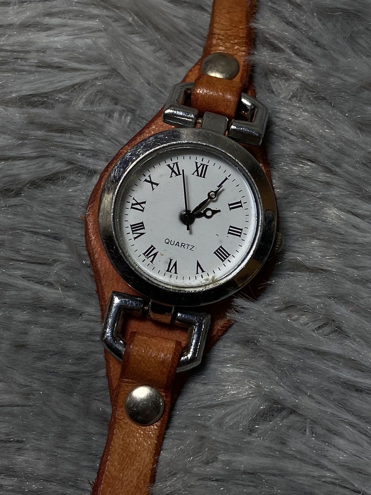 Other Vintage Leather Strap Quartz Watch - Timeless Design Size ONE SIZE - 6 Thumbnail