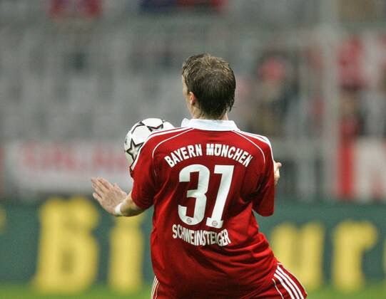 Vintage BAYERN ADIDAS 2006/2007 FOOTBALL SHORTS #31 SCHWEINSTEIGER Size US 43 - 9 Thumbnail