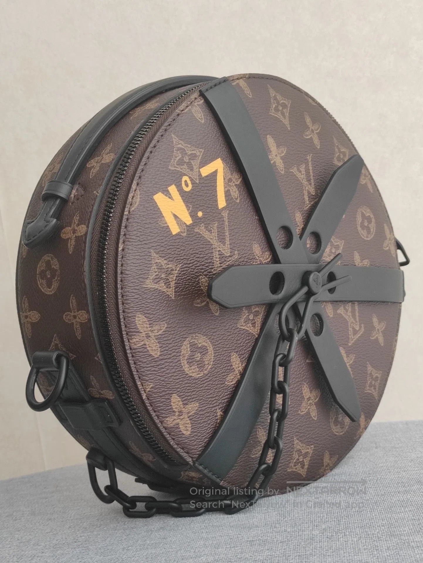 Louis Vuitton Louis Vuitton 22SS Monogram Tire Bag. Size ONE SIZE - 2 Thumbnail