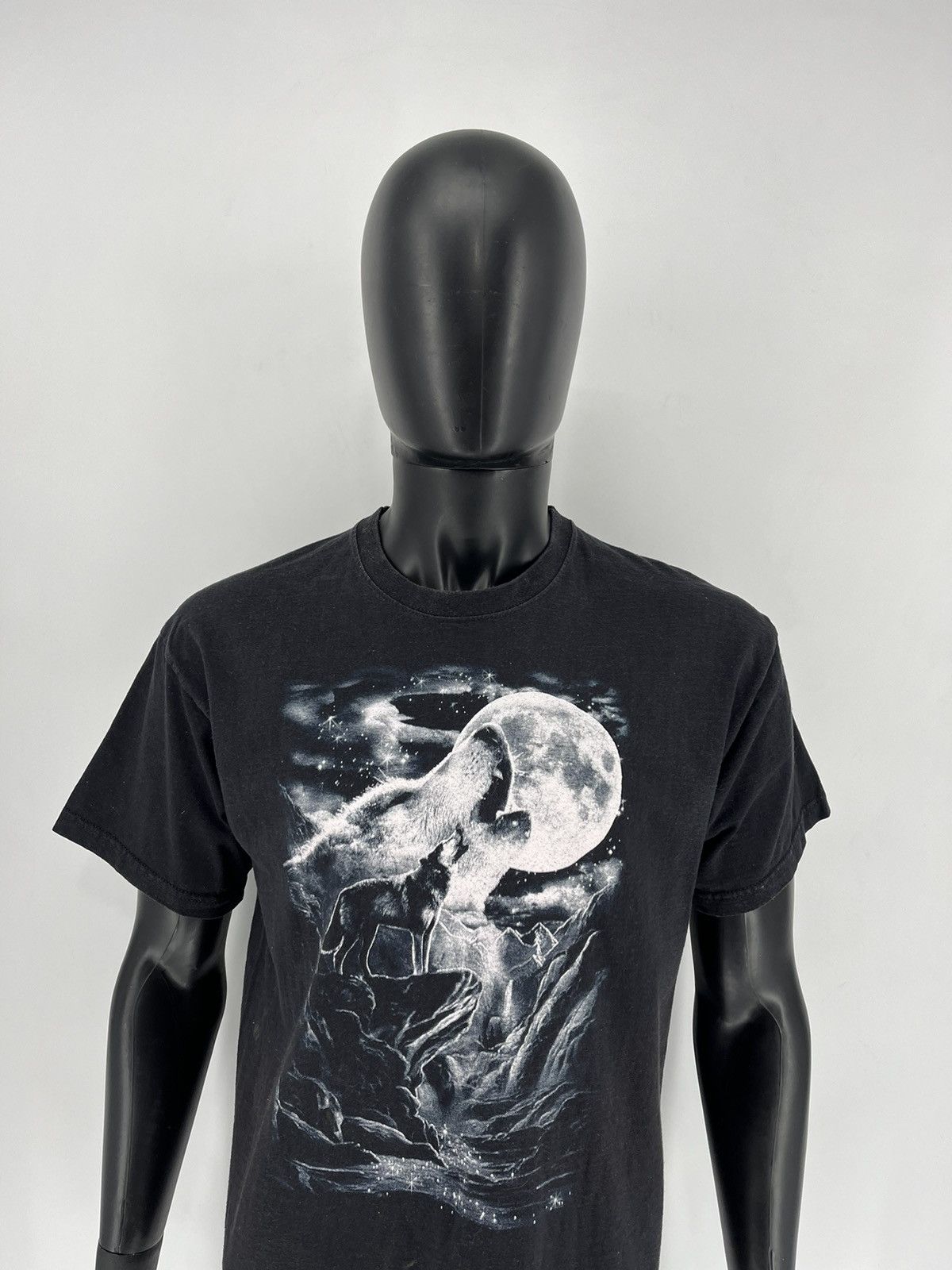 Other Vintage 90s Wolf Face Boxy Fit Tee Streetwear Style Size US L / EU 52-54 / 3 - 1 Thumbnail