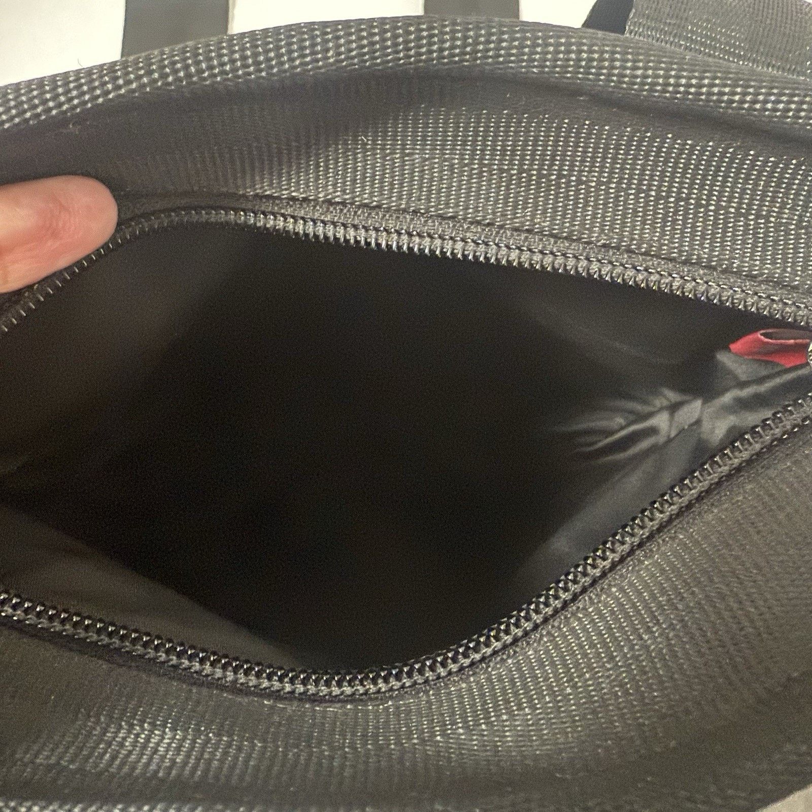Other Harvey's Seatbelt Crossbody Purse Adjustable Black Zipper Size ONE SIZE - 6 Thumbnail